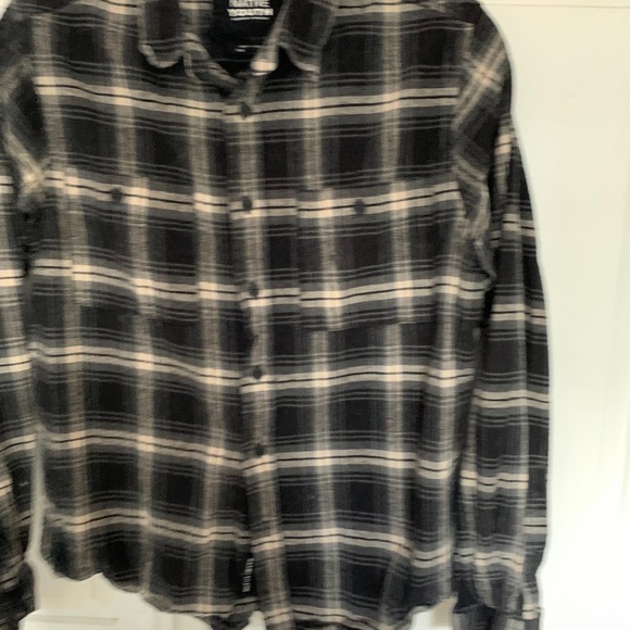 Native youth plaid button down black grey small - Picture 8 of 9